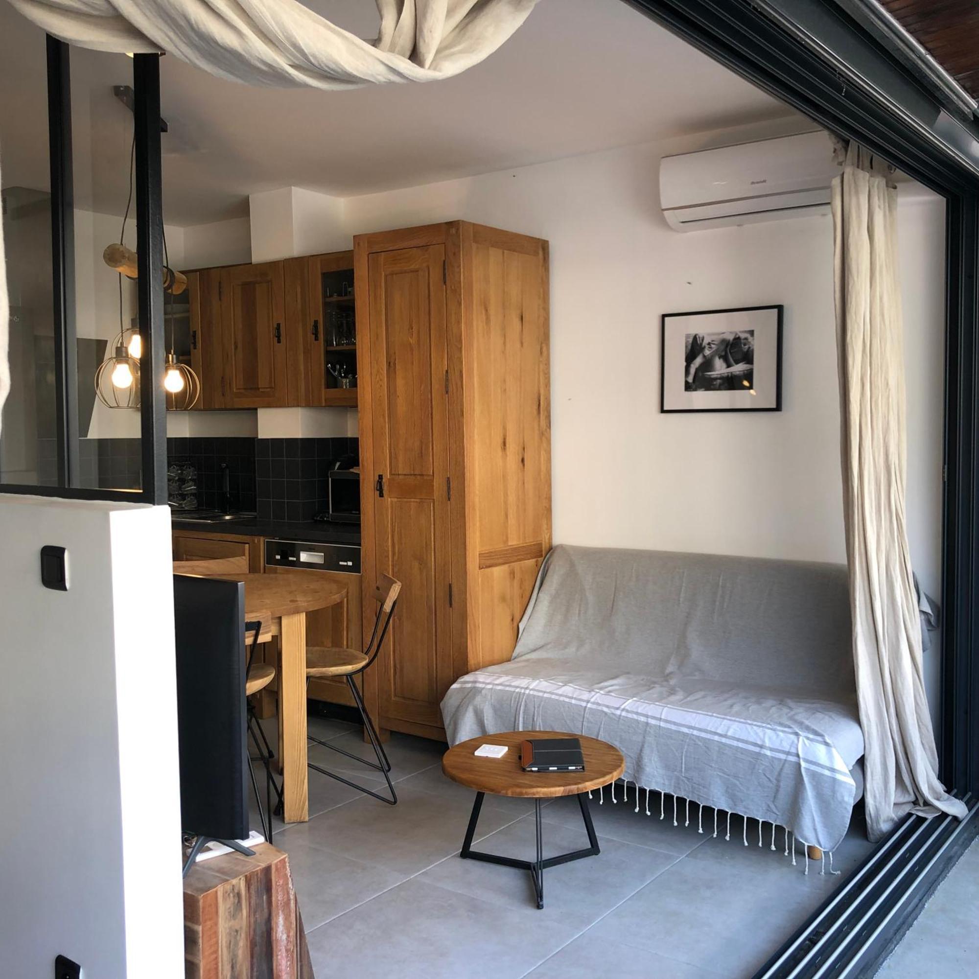 Studio 118 Rue Saint Charles 15 * Parijs